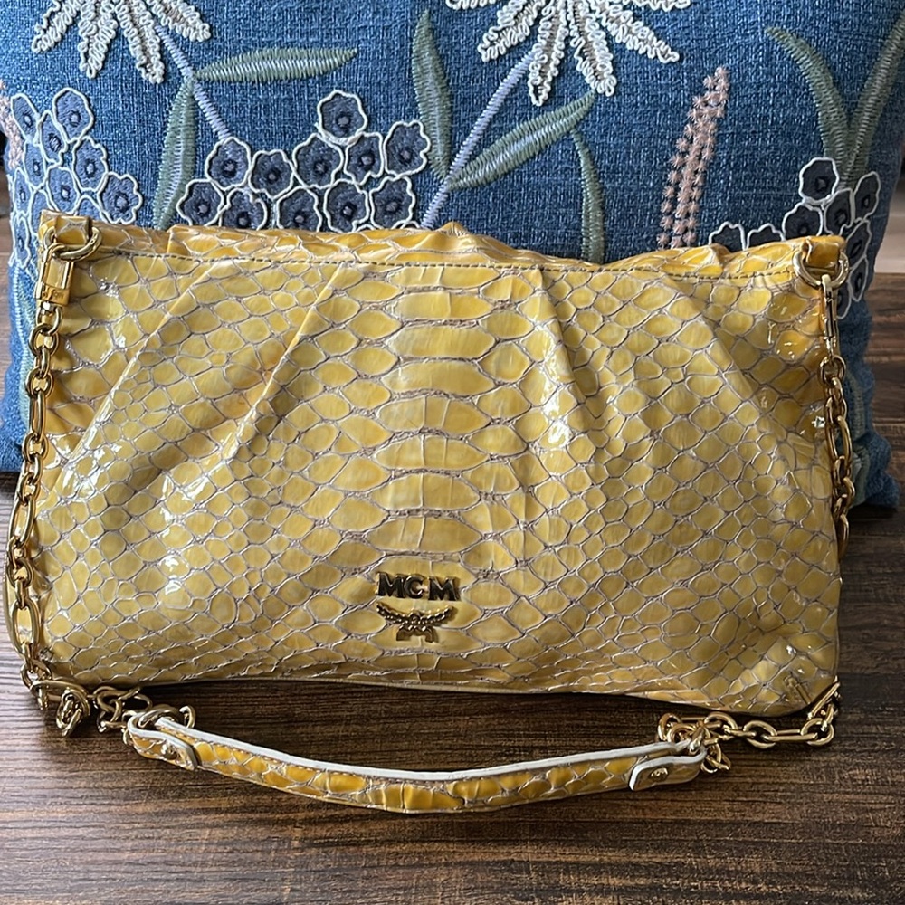 MCM Yellow Snakeskin Pattern Clutch/ Shoulder Women's Bag - Picture 3 of 12
